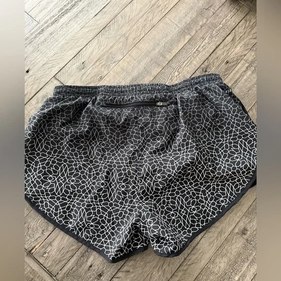 Nike Women's Dri-FIT Tempo Lined Running Shorts, size medium. - Picture 2 of 8